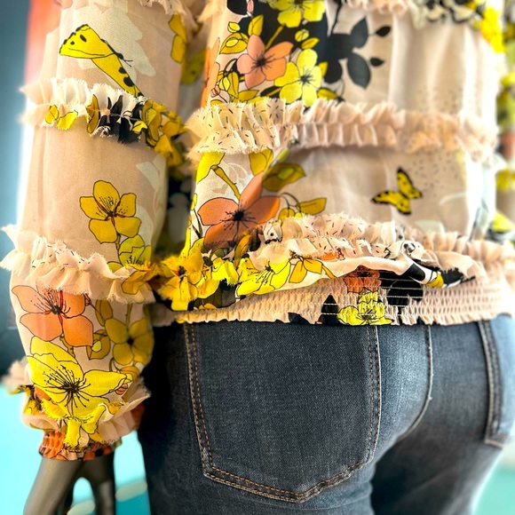 GUESS Baby pink Sheer Floral Embroidered Long Sleeve Blouse. Size M. - Picture 8 of 12